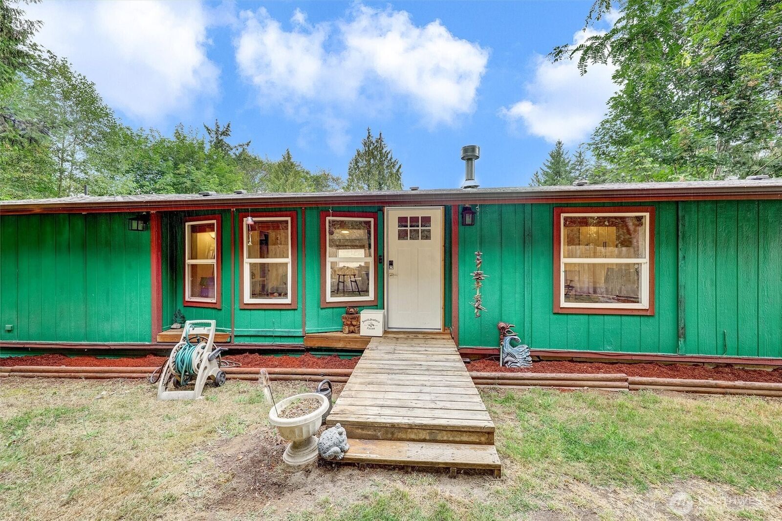 Property Photo:  30314  91st Avenue E  WA 98338 