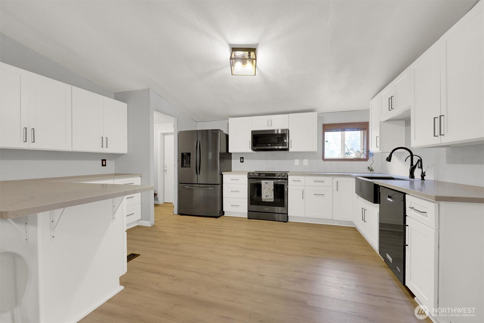 Property Photo: 30314 91st Avenue E WA 98338