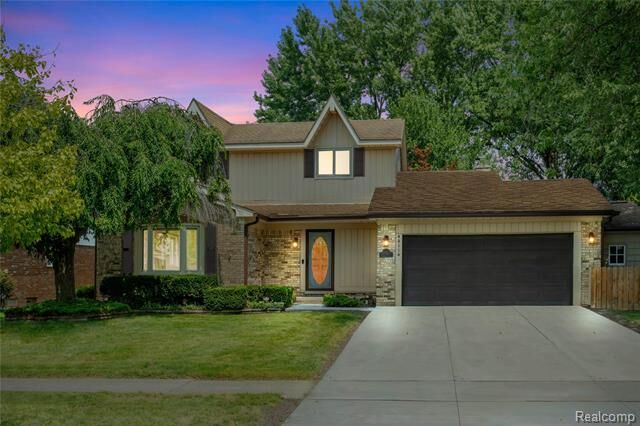 Property Photo: 44114 Somerset Square MI 48187