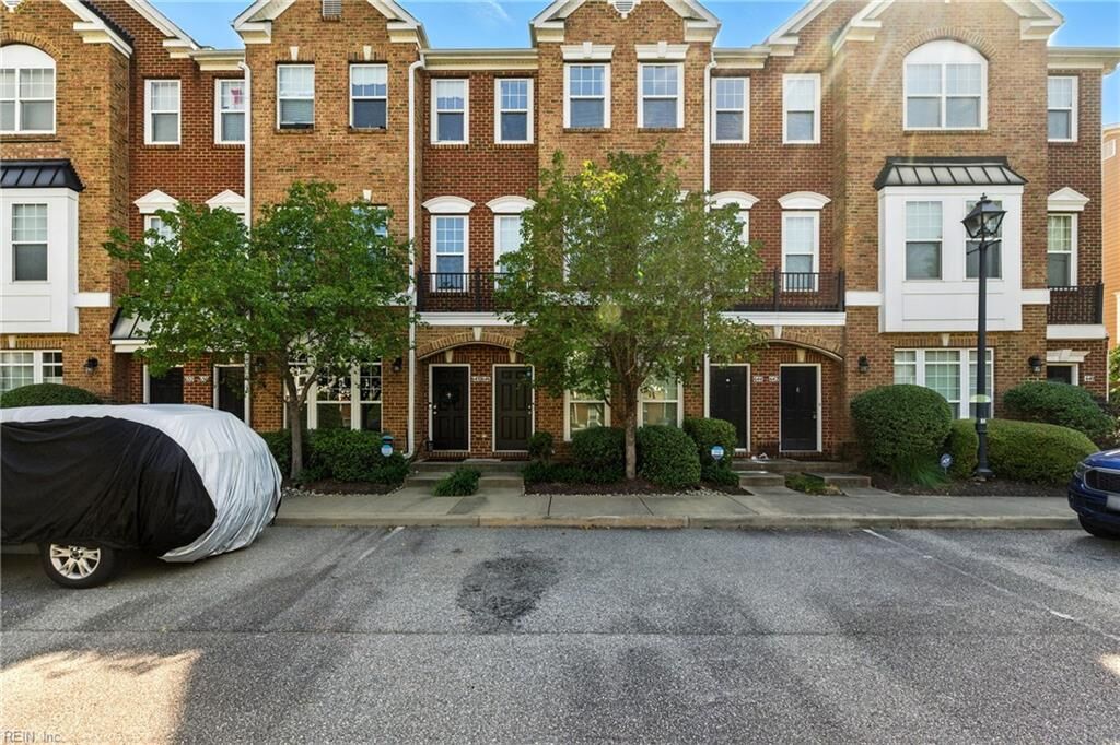 Property Photo:  646 Claire Ln  VA 23602 