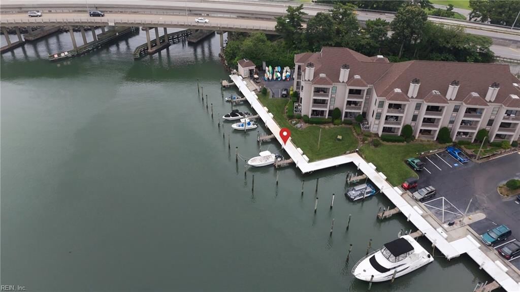 Property Photo:  403 Harbour Pt 203  VA 23451 