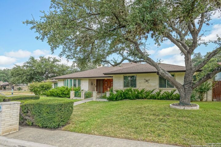 Property Photo: 6303 Lakewood Park TX 78239