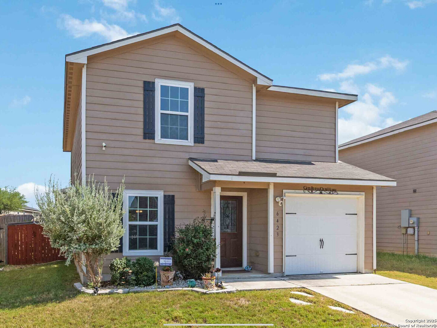 Property Photo: 6423 Woodcliff TX 78222