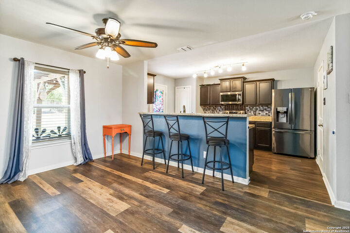 6423 Woodcliff Bend  San Antonio TX 78222 photo