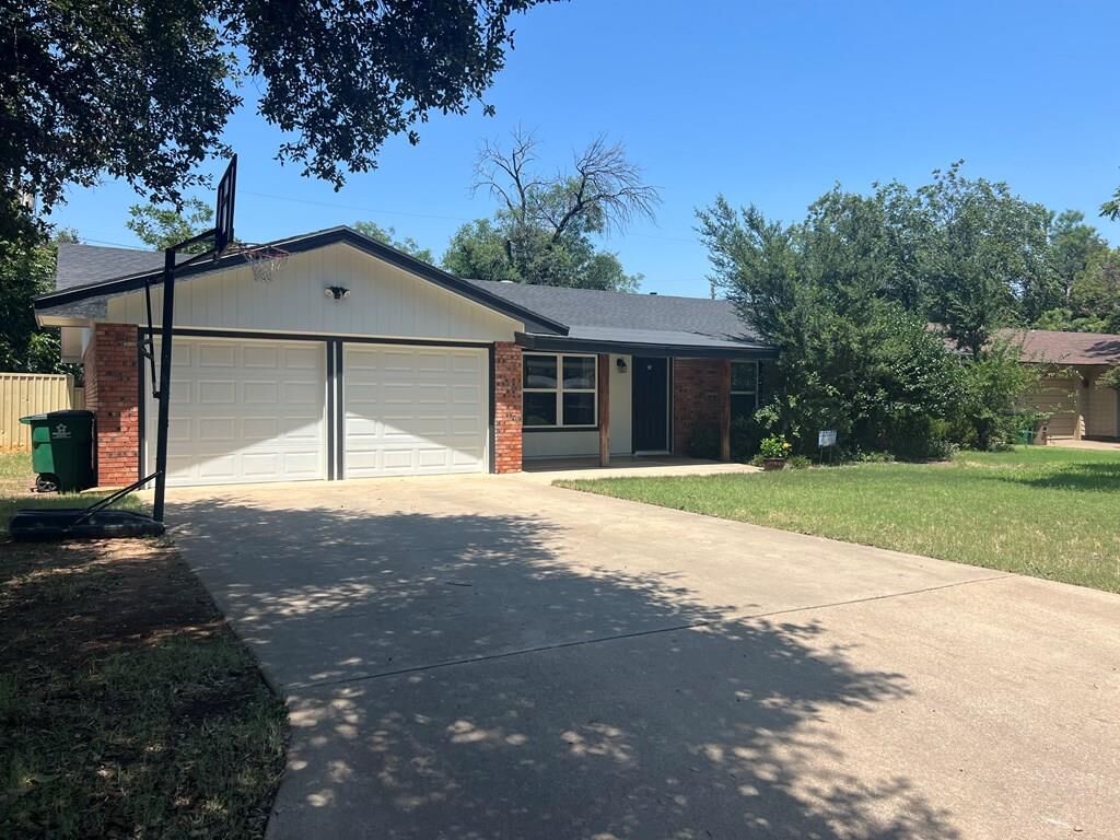 Property Photo: 2644 Yale Ave TX 76904