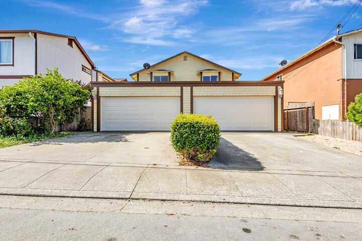 Property Photo:  476 - 478 Oak Avenue  CA 94019 