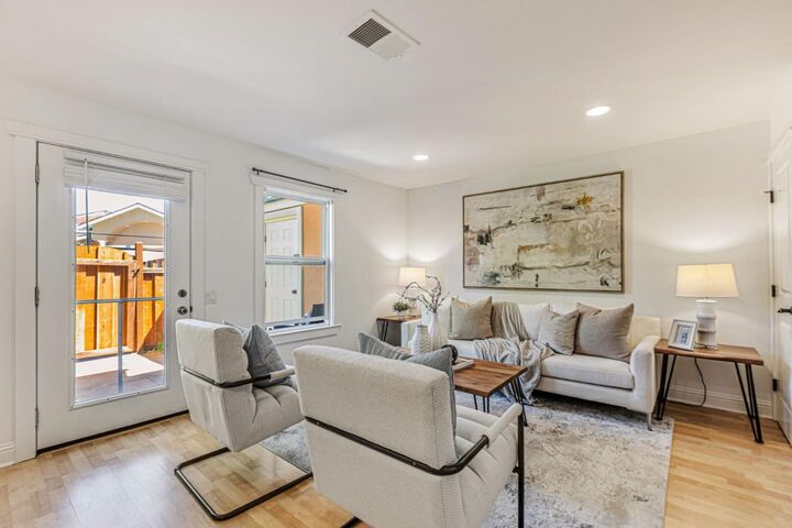 Property Photo: 865 Carlisle Way 103 CA 94087