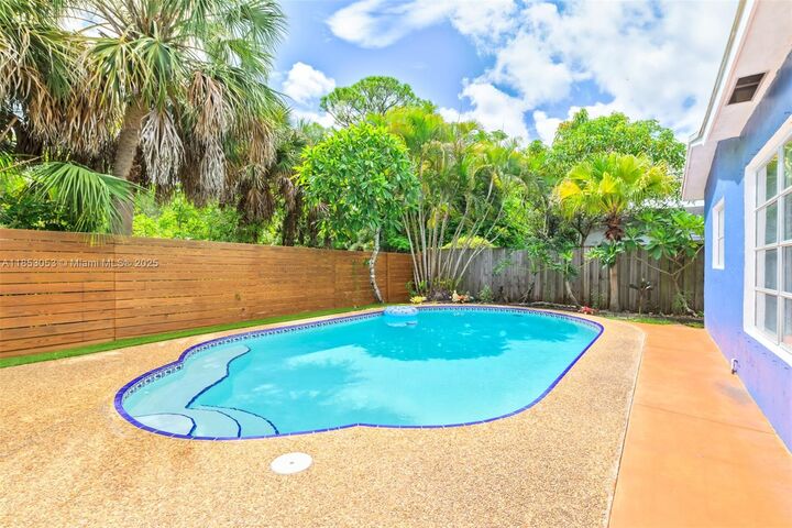 Property Photo:  851 SW 49th Ter  FL 33068 