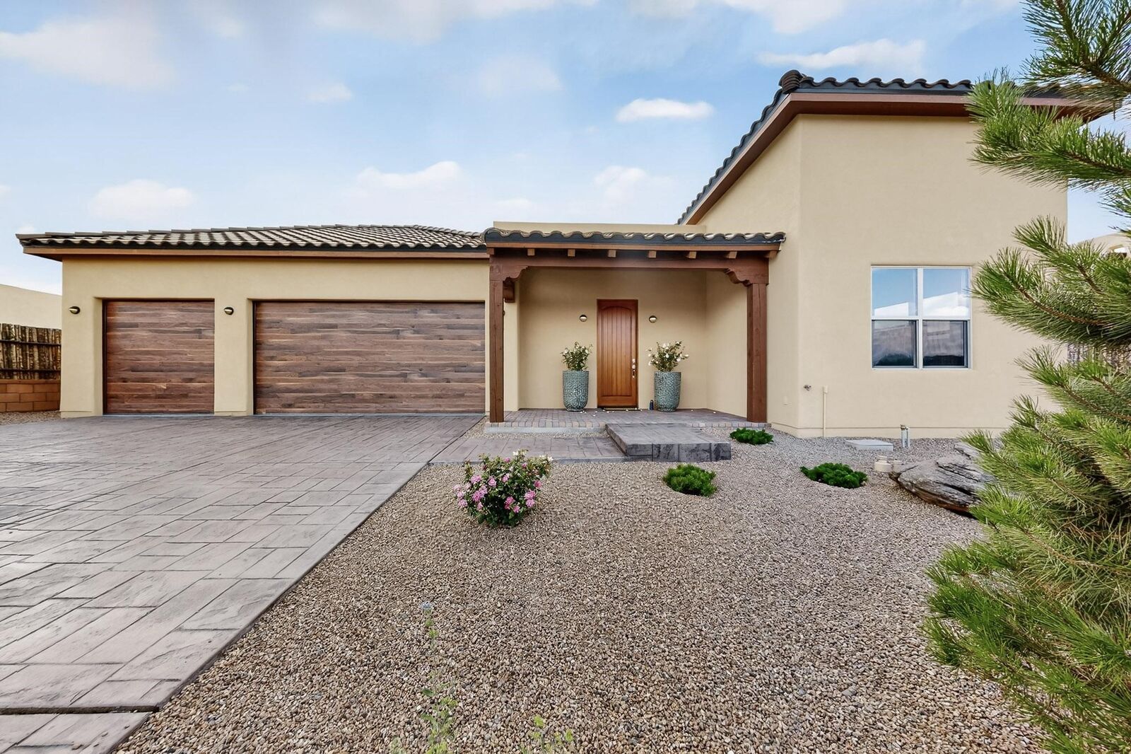 Property Photo:  24 La Pradera  NM 87508 