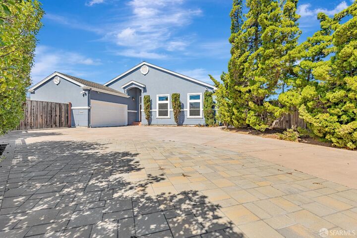 Property Photo: 292 Sandpiper Court CA 94404