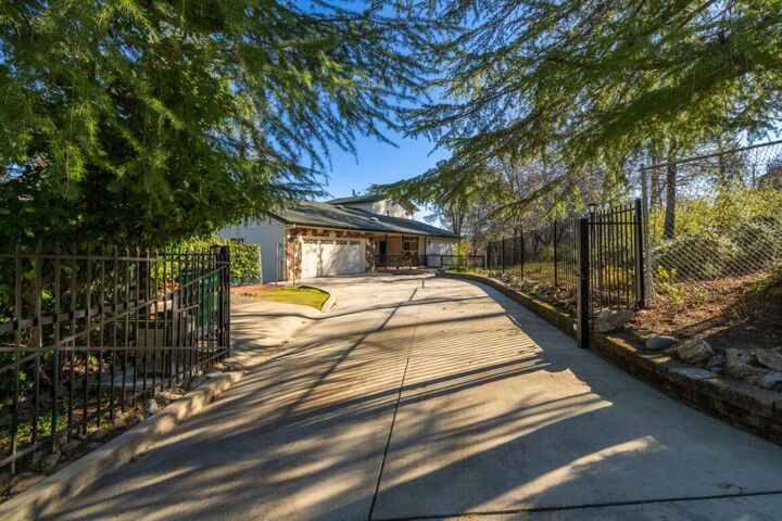 15943 Highland Circle  Redding CA 96001 photo