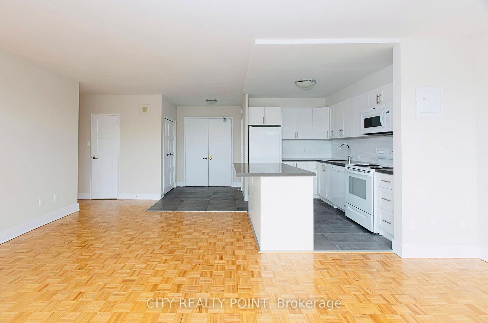 Property Photo: 10 Shallmar Boulevard 508 ON M5N 1J4