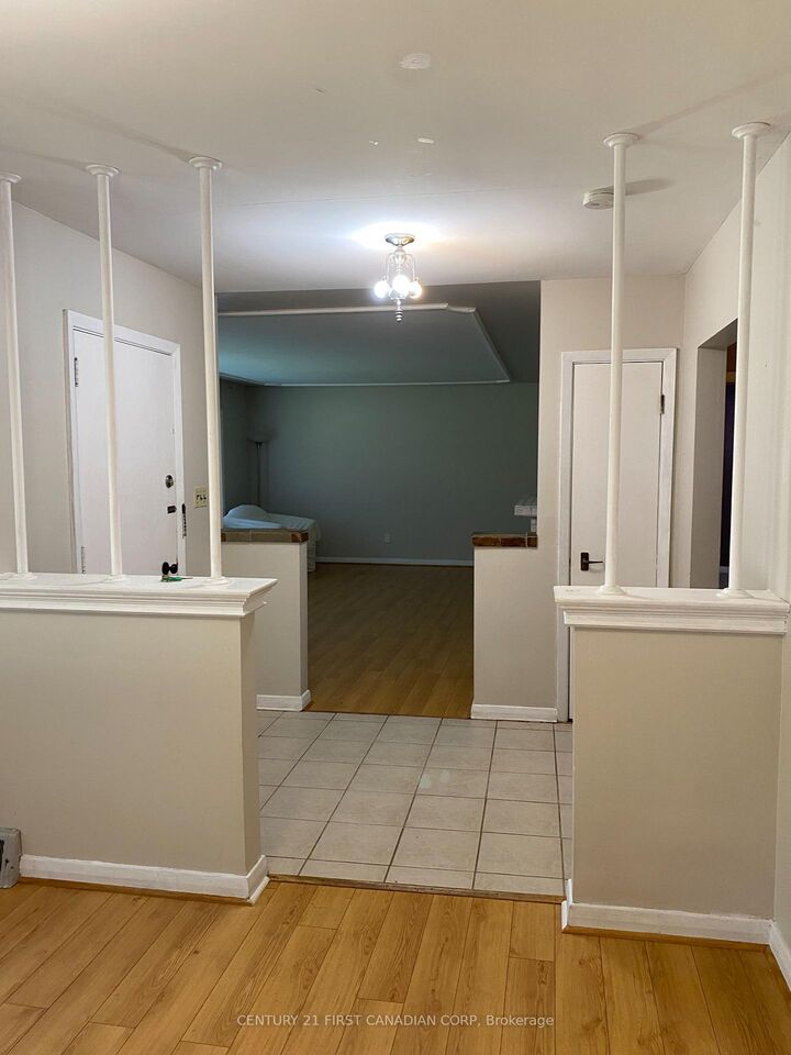 Property Photo:  270 Sarnia Road  ON N6G 1M9 