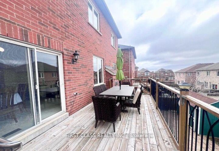 Photo de la propriété:  9 Wiley Avenue  ON L4S 0C6 