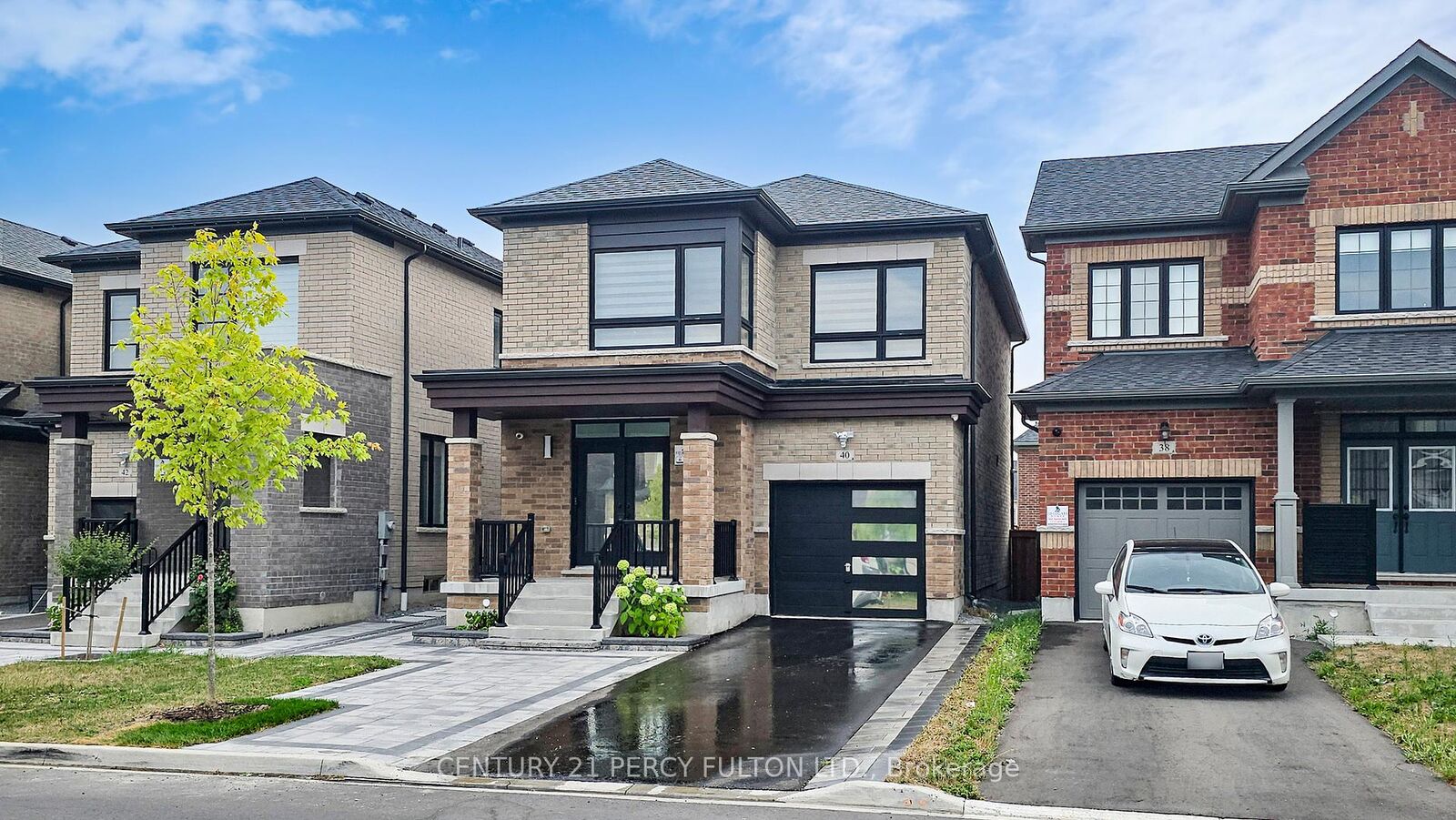 Property Photo: 40 Vickery Street ON L1P 0L2