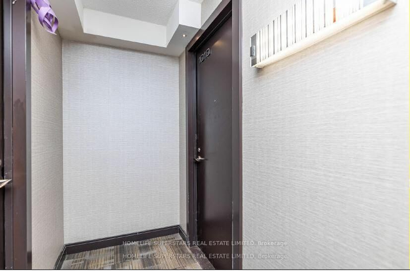 Property Photo:  1 Valhalla Inn Road E 1010  ON M9B 1S9 