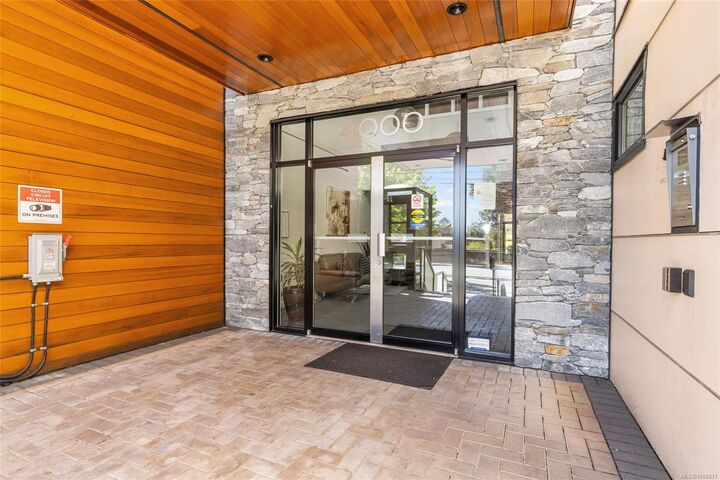 Property Photo: 4000 Shelbourne St 413 BC V8N 3E4