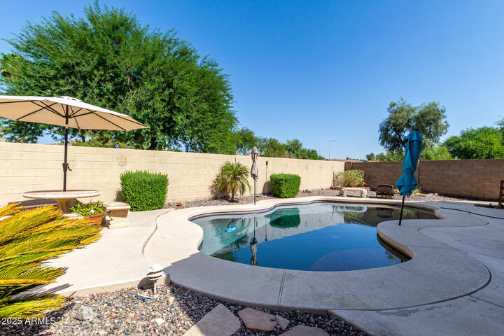 Property Photo:  330 N Nash Way  AZ 85225 