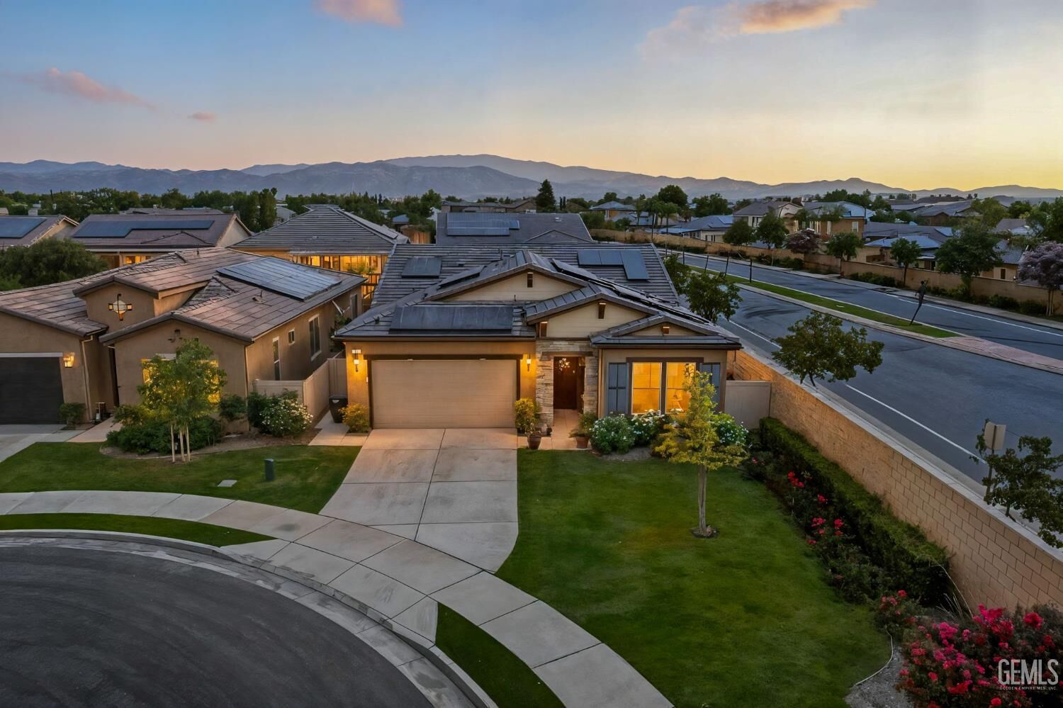 Property Photo: 5901 Orange Hill Place CA 93306