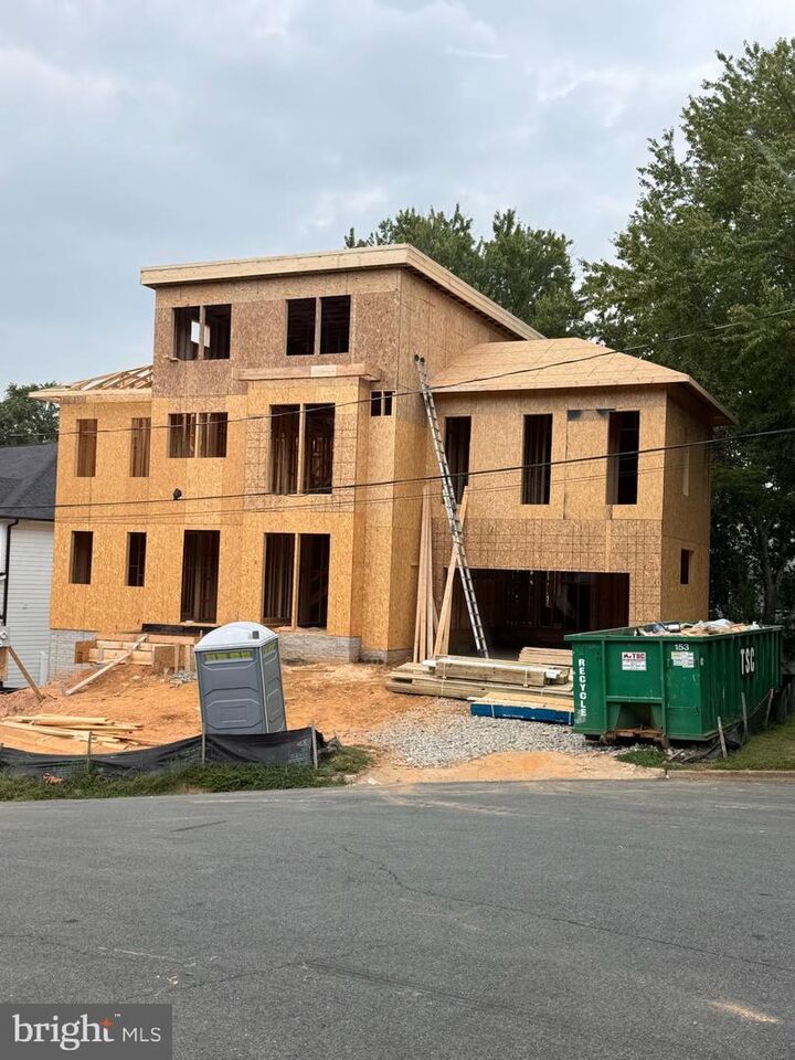 Property Photo:  505 Adelman Circle SW  VA 22180 