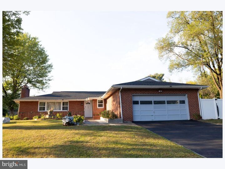 1504 Pelham Road  Harrisburg PA 17110 photo
