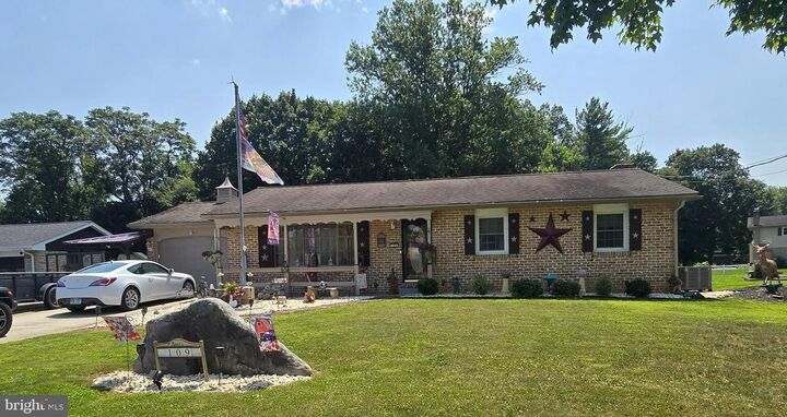 109 Sycamore Drive  Mount Holly Springs PA 17065 photo