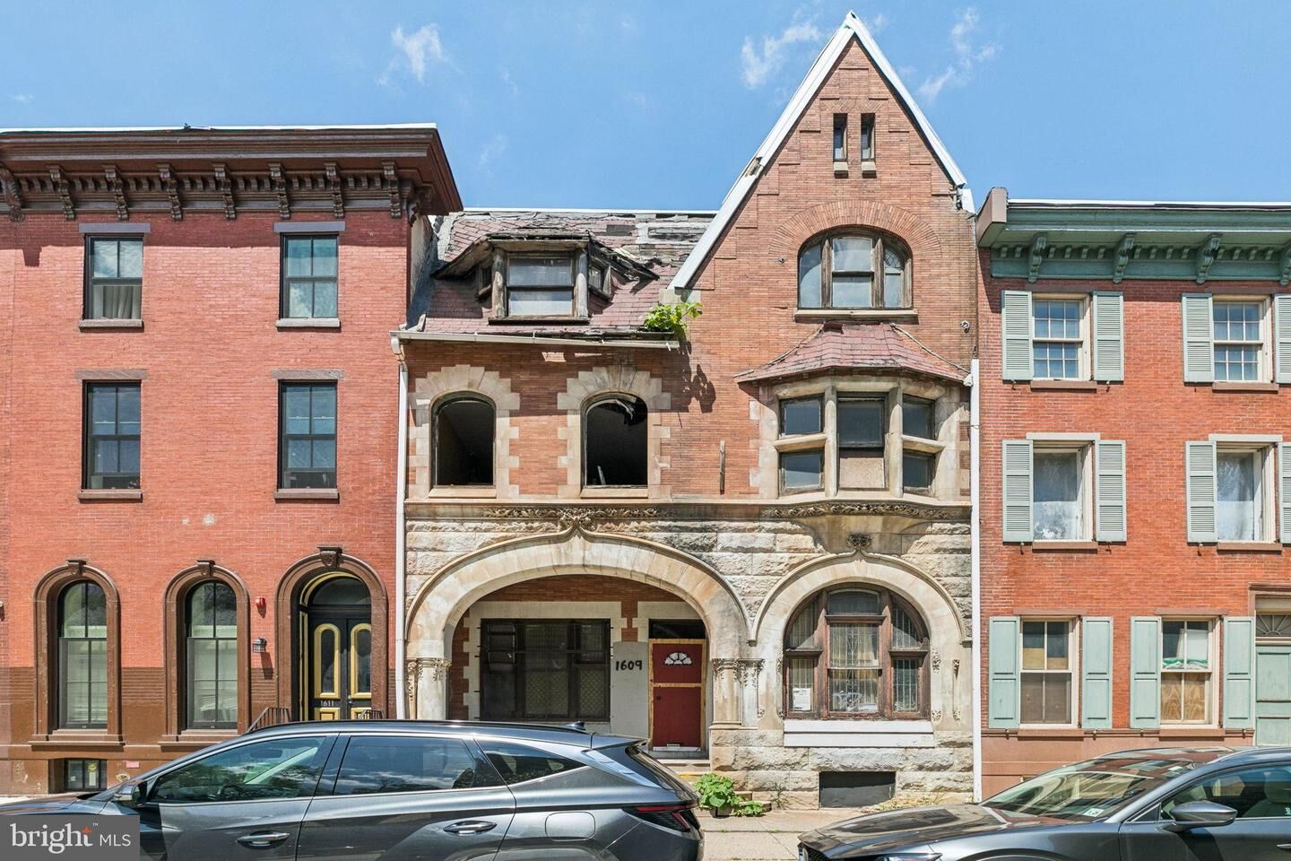 Property Photo: 1609 W Girard Avenue PA 19130