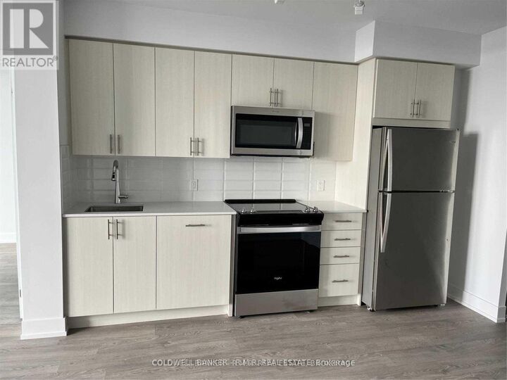 Property Photo:  2550 Simcoe Street North 1704  ON L1L 0K7