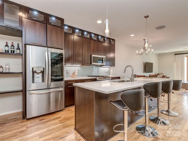 Property Photo: 915 Westbrook Drive A NC 28202
