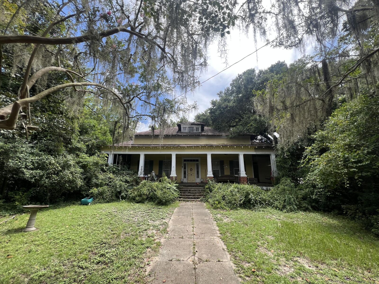 Property Photo:  422 Hampton Street  SC 29488 