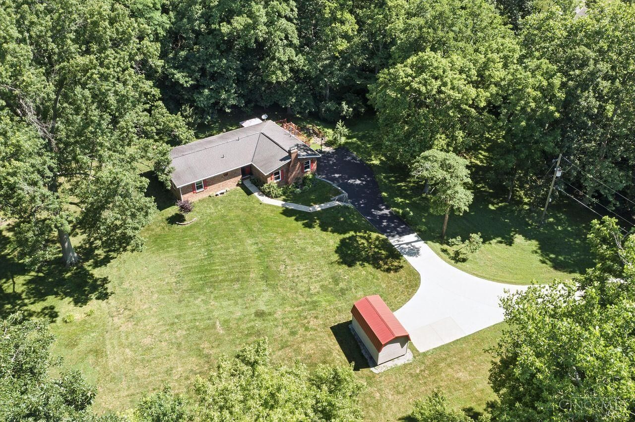 Property Photo: 914 Meadow Ridge Drive OH 45245
