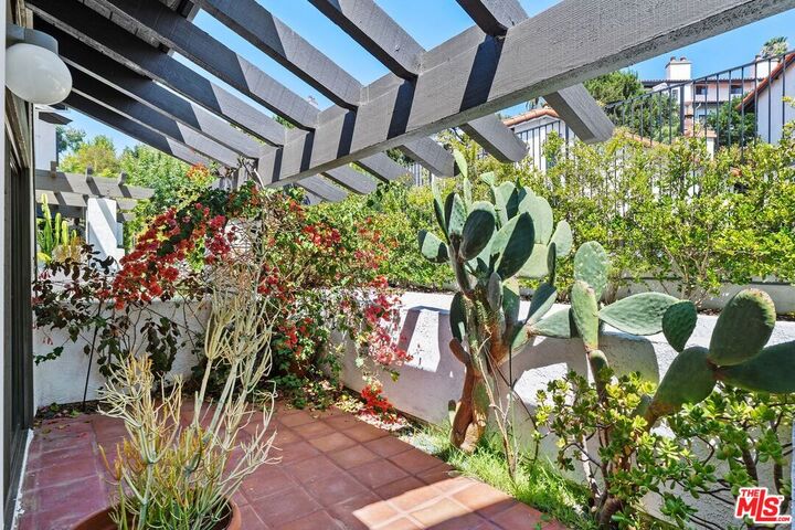 Property Photo: 1578 Michael Ln CA 90272