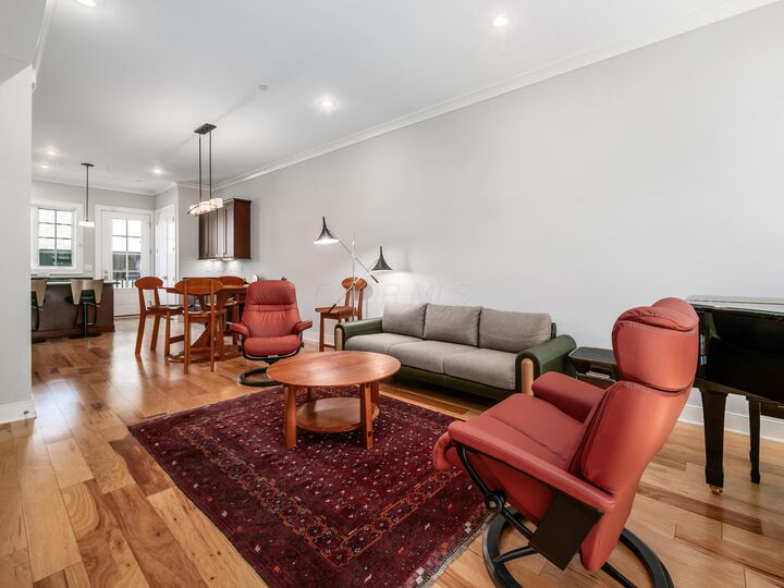 Property Photo: 292 1/2 E Gay Street OH 43215
