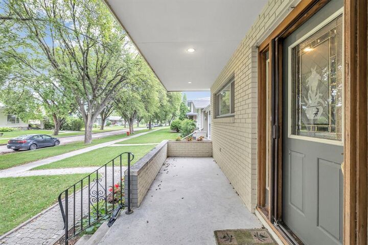 Photo de la propriété:  876 Queenston Bay  MB R3N 0X9 