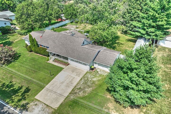 Property Photo: 1824 Ferris Drive IL 62521