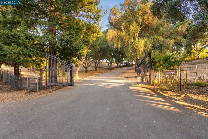 Property Photo:  110 Valley Hill Drive  CA 94556 