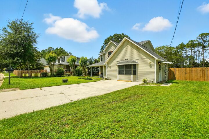 Property Photo: 113 Palmetto Drive FL 32539