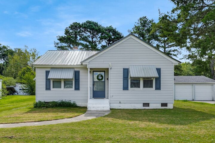 Property Photo: 15309 Parks St VA 23308