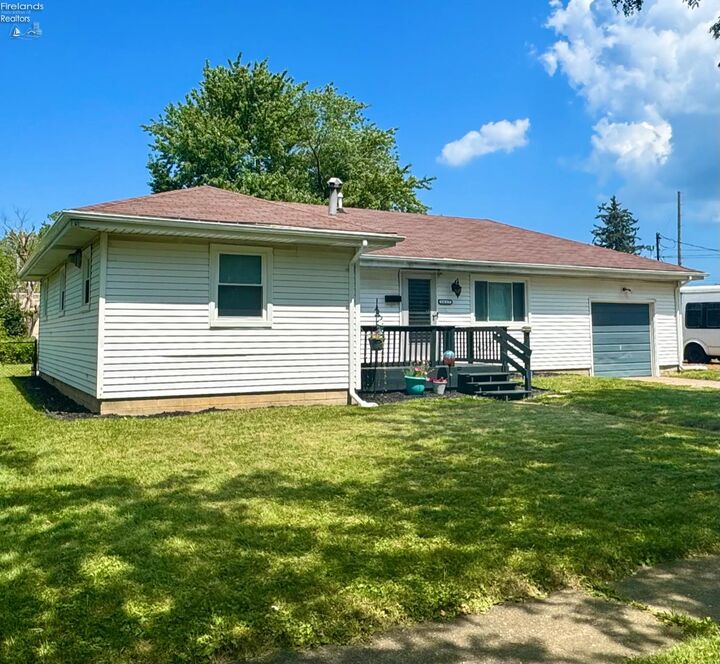 Property Photo:  1417 Pierce Street  OH 44870 