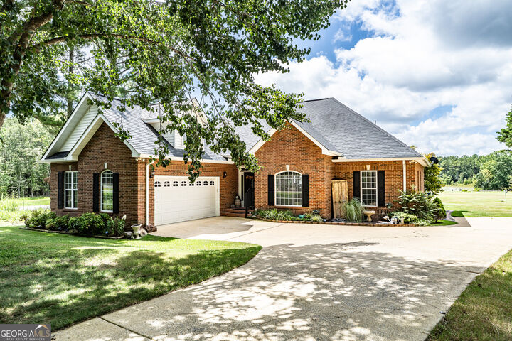 Property Photo: 1590 County Road 136 AL 35959