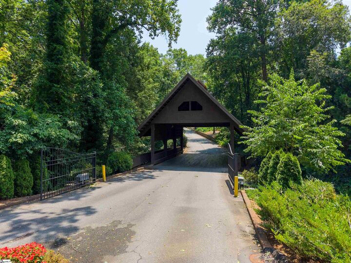 Property Photo:  1 Shady Lane  SC 29605 