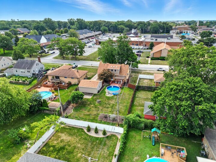 Property Photo: 901 Ridgeway Avenue IN 46321