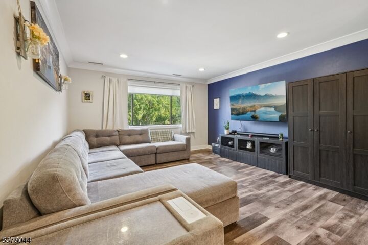 Property Photo:  312 Cypress Ct  NJ 07446 