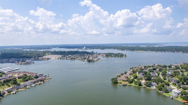 Property Photo: 227 April Waters Drive W TX 77356