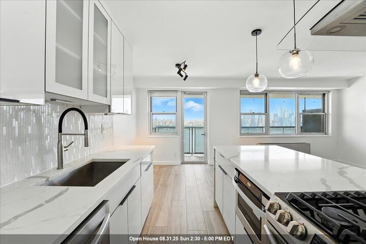 6600 Blvd East 15B  West New York NJ 07093 photo