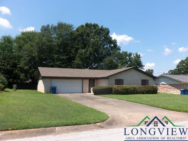 Property Photo:  2805 Redbud Street  TX 75662-9876 