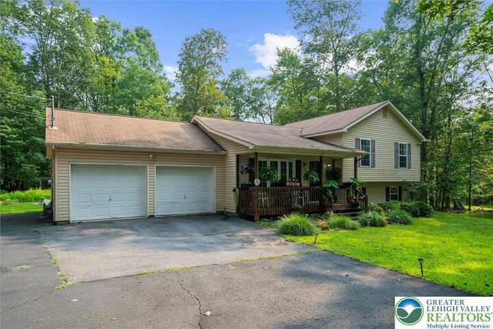 Property Photo:  124 Timber Hill Road  PA 18332 