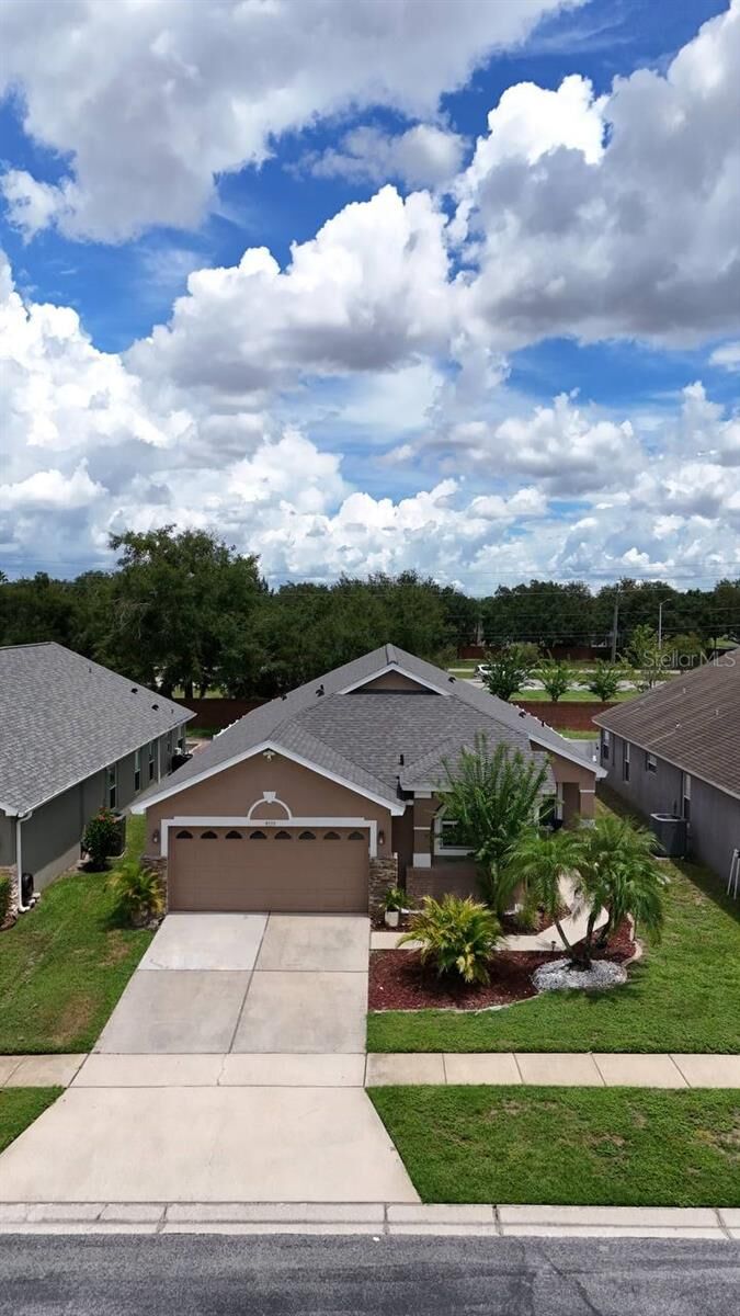 Property Photo:  9555 Pecky Cypress Way  FL 32836 