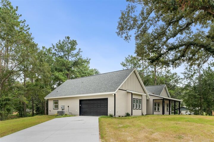 Property Photo: 3854 SW State Road 247 FL 32024