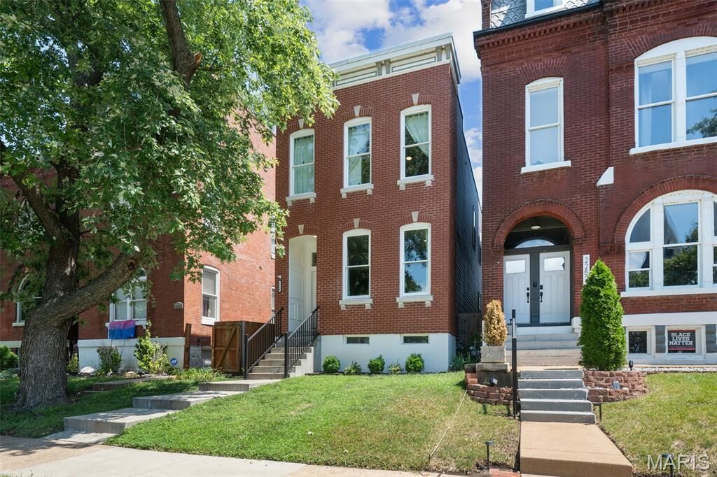 Property Photo:  2250 S Jefferson Avenue  MO 63104 